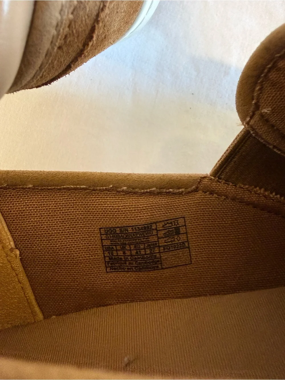 UGG casual slip